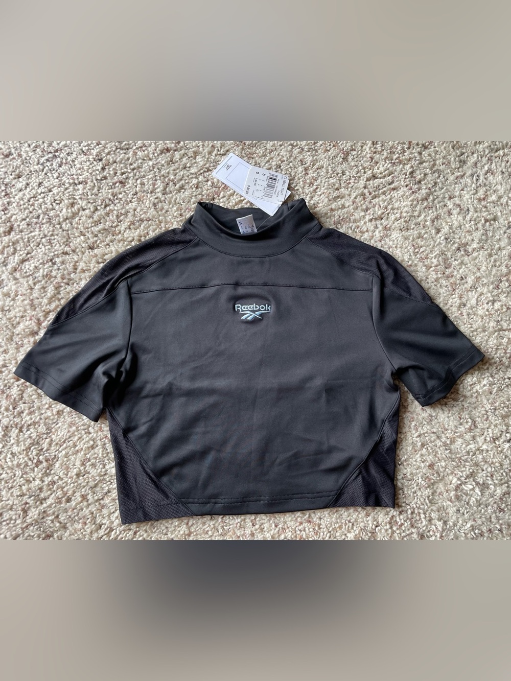 BNWT REEBOK Women's Black Mock Neck Performance Crop Top Size Small